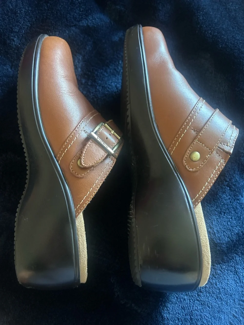 Vionic Clogs Shoes - Picture 7 of 9